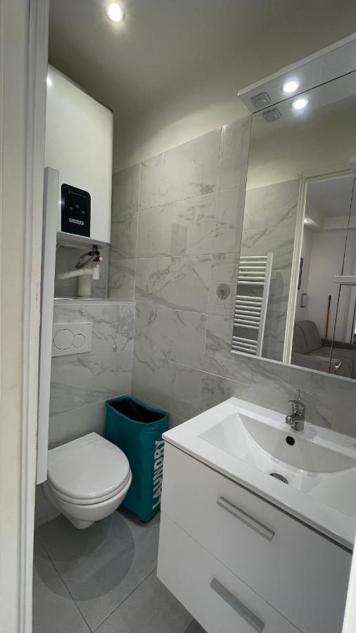 Studio Rue Pietonne Proche Plage Menton Exterior photo